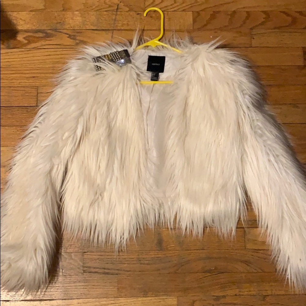 Faux Fur Embellished Shoulders Short Coat